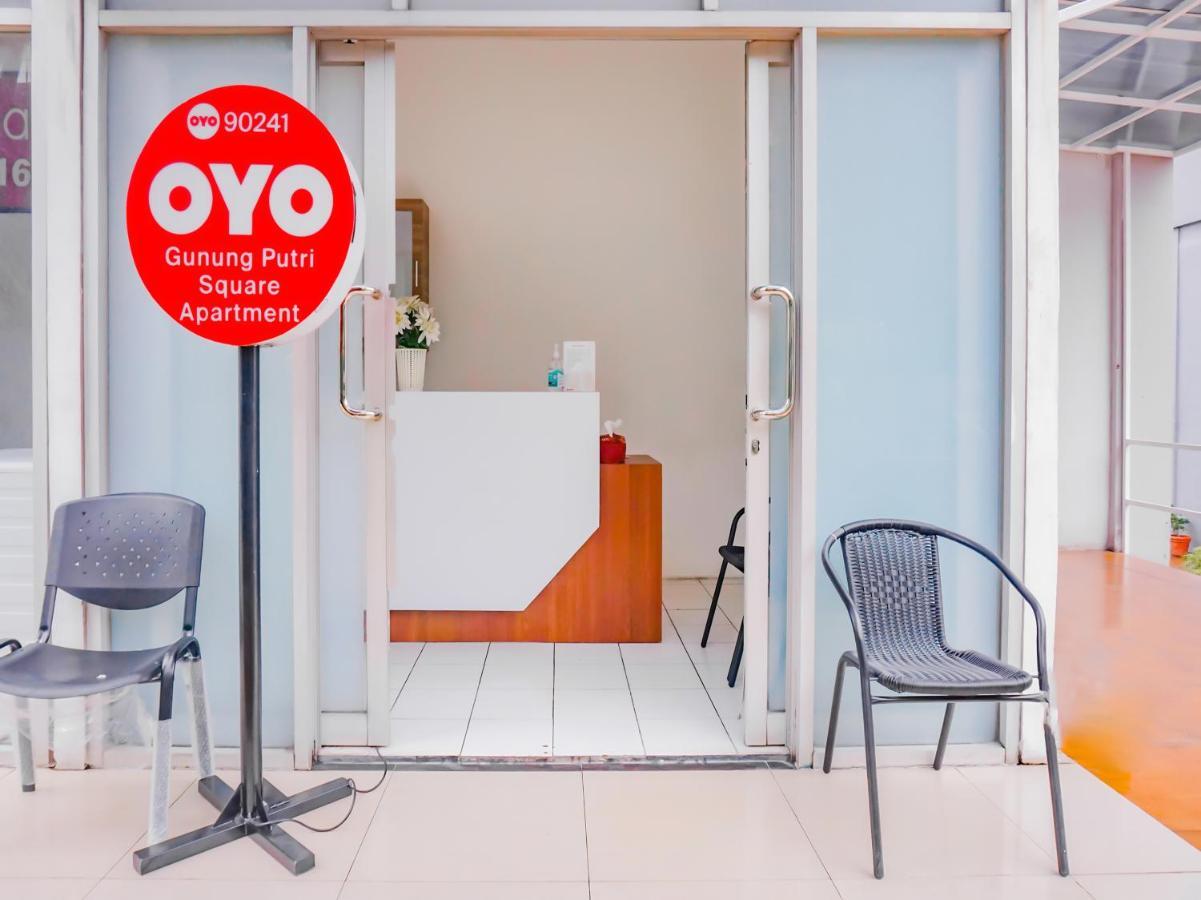 Vaccinated Staff - OYO 90241 Gunung Putri Square Apartment Bogor Exterior foto