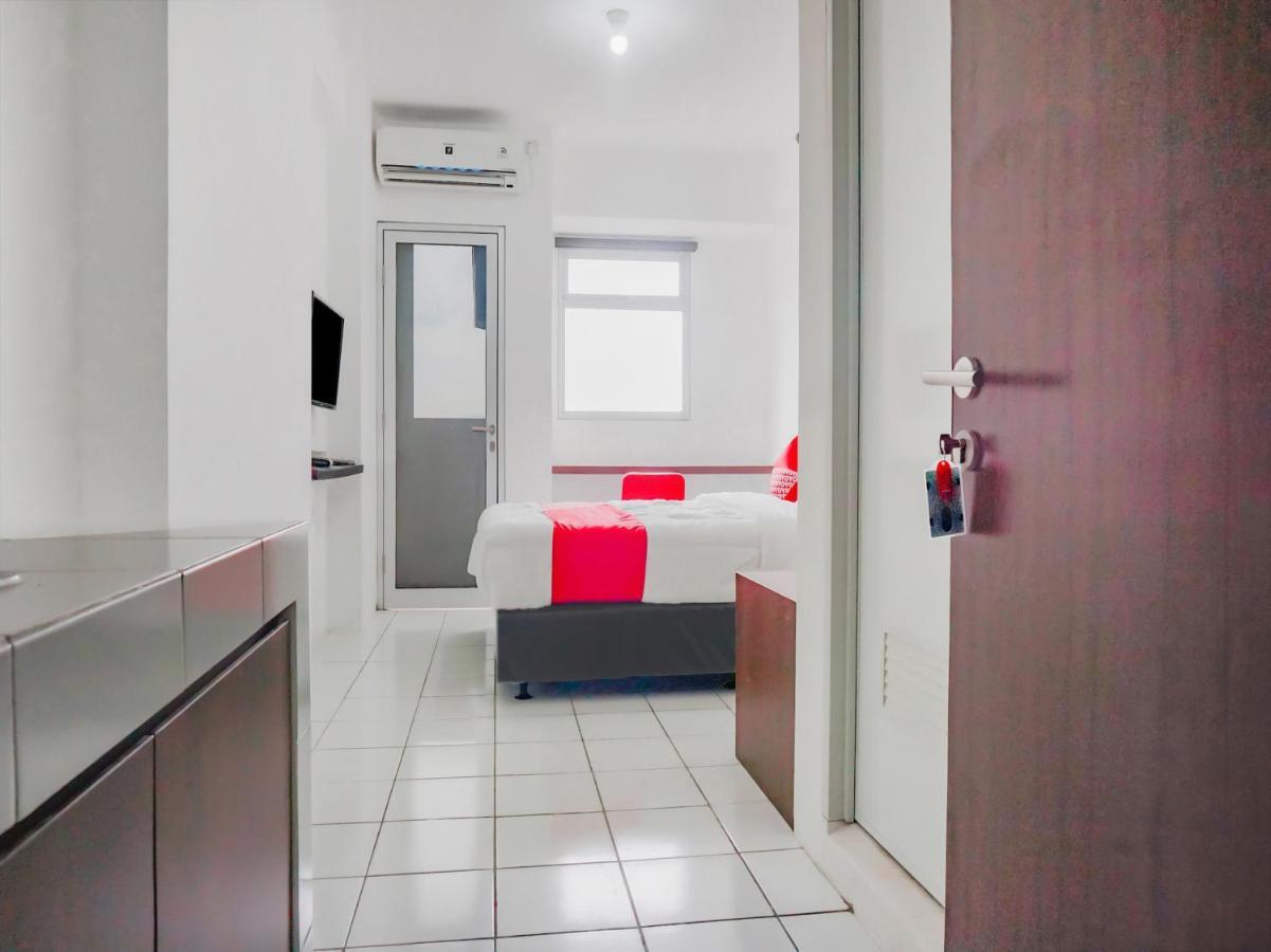 Vaccinated Staff - OYO 90241 Gunung Putri Square Apartment Bogor Exterior foto